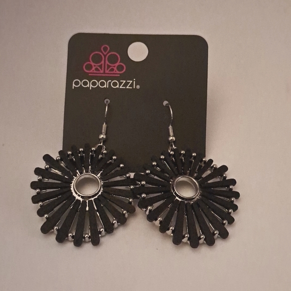 paparazzi Jewelry - Earrings